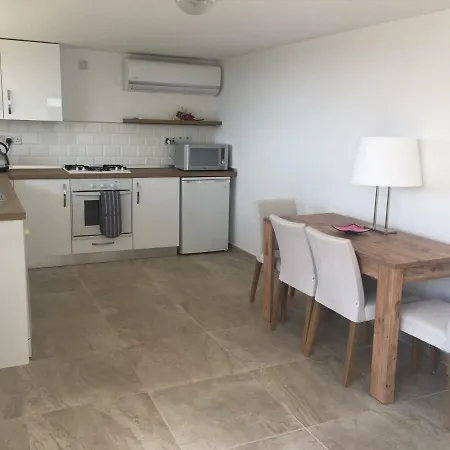 Chic Mediterranean Gem Apartment Agios Amvrosios (Kyrenia)